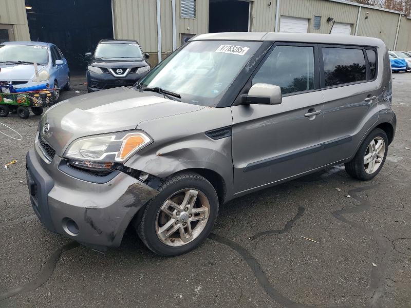 KIA SOUL + 2011 с VIN KNDJT2A25B7329374 - Снимка от търг
