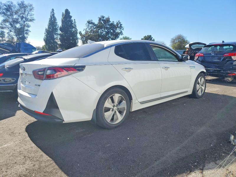 Photo 3 from auction – 2016 KIA OPTIMA with VIN KNAGN4AD1G5098829