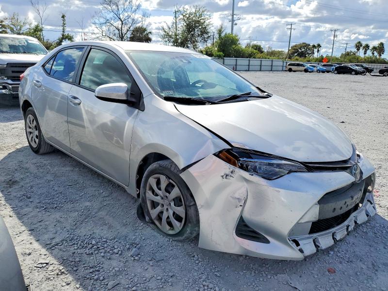 Photo 4 from auction – 2019 TOYOTA COROLLA with VIN 2T1BURHE2KC196677
