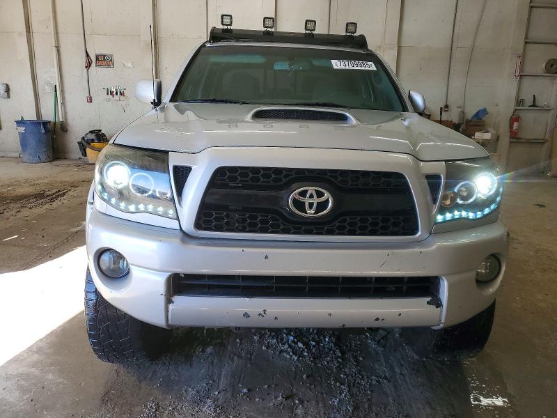 Photo 5 from auction – 2011 TOYOTA TACOMA DOU with VIN 3TMLU4EN3BM059833