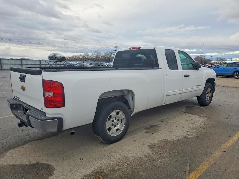 Photo 3 from auction – 2013 CHEVROLET SILVERADO with VIN 1GCRCSE0XDZ320351