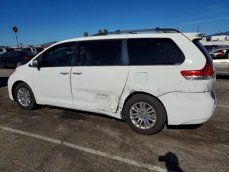 Foto 2 de la subasta – 2014 TOYOTA SIENNA con VIN 5TDYK3DCXES523209