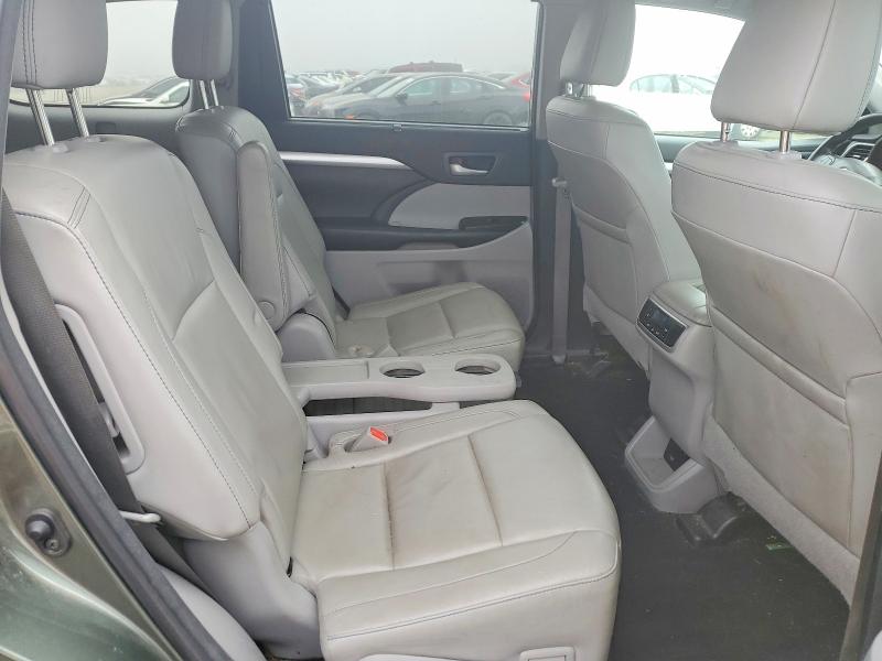 Photo 11 from auction – 2018 TOYOTA HIGHLANDER with VIN 5TDJZRFH2JS897381