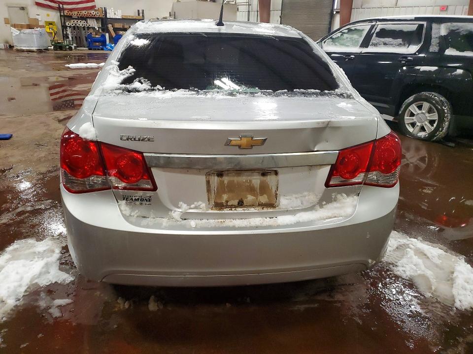 Photo 6 from auction – 2012 CHEVROLET CRUZE with VIN 1G1PC5SH2C7374085