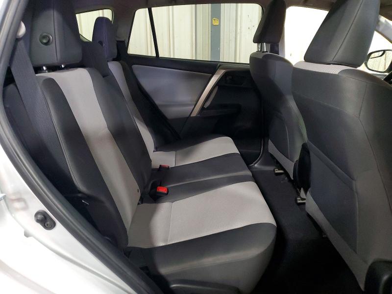 Photo 11 from auction – 2015 TOYOTA RAV4 LE with VIN JTMBFREV5FD133788