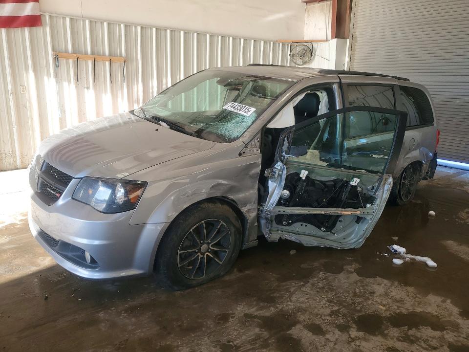 DODGE GRAND CARAVAN 2019 with VIN 2C4RDGEG8KR611915 - Photo from auction