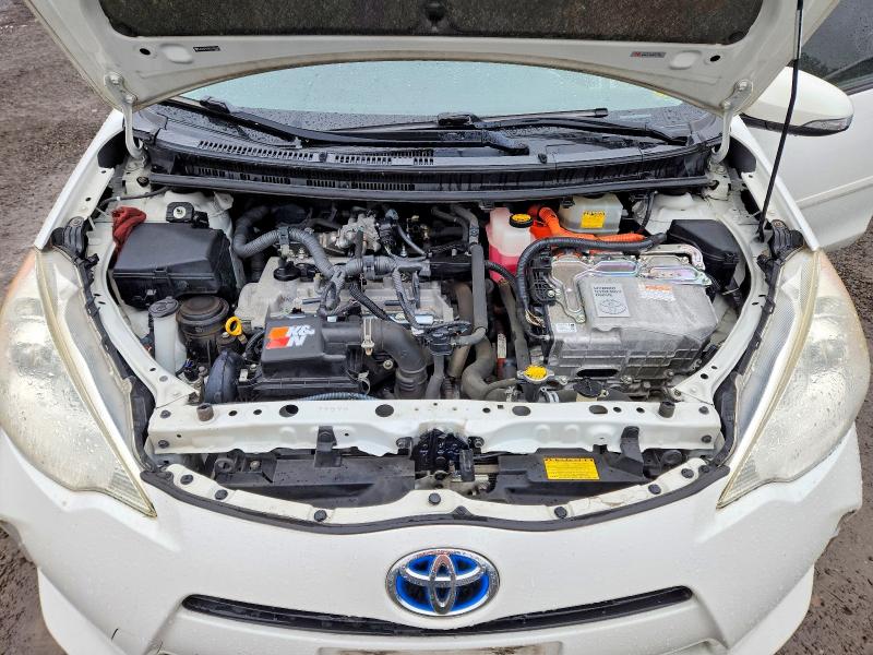 Photo 12 from auction – 2012 TOYOTA PRIUS C with VIN JTDKDTB38C1524596