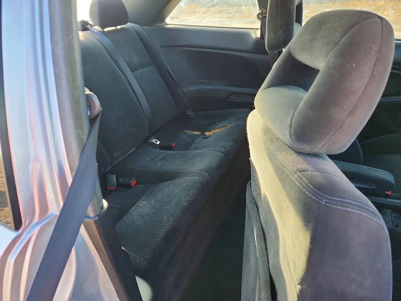 Photo 10 from auction – 2004 HONDA CIVIC LX with VIN 1HGEM225X4L071341