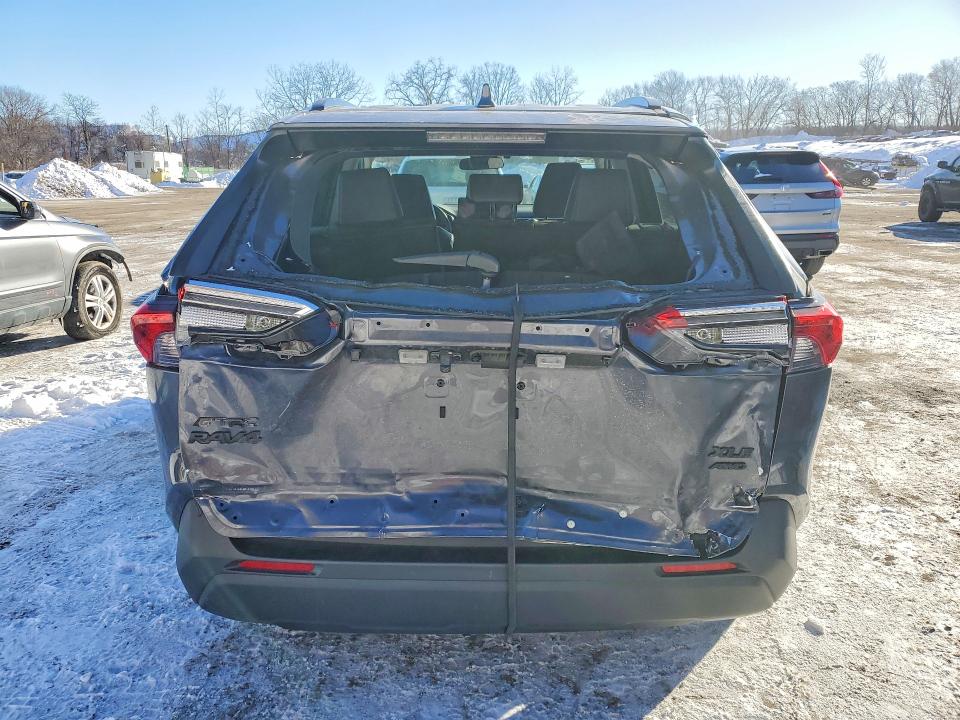 Photo 6 from auction – 2024 TOYOTA RAV4 XLE P with VIN 2T3A1RFV2RC401651