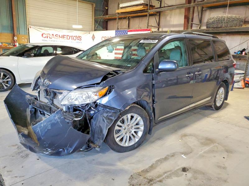 TOYOTA SIENNA 2016 with VIN 5TDYK3DCXGS711425 - Photo from auction