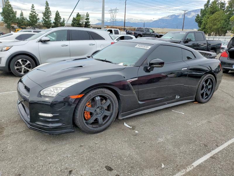 2015 NISSAN GT-R PREMI