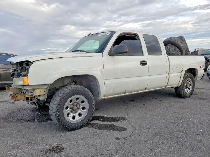 CHEVROLET SILVERADO 2004 with VIN 1GCEK19T94E299029 - Photo from auction
