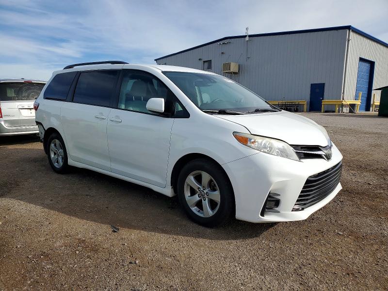 Photo 4 from auction – 2018 TOYOTA SIENNA LE with VIN 5TDKZ3DC8JS953252