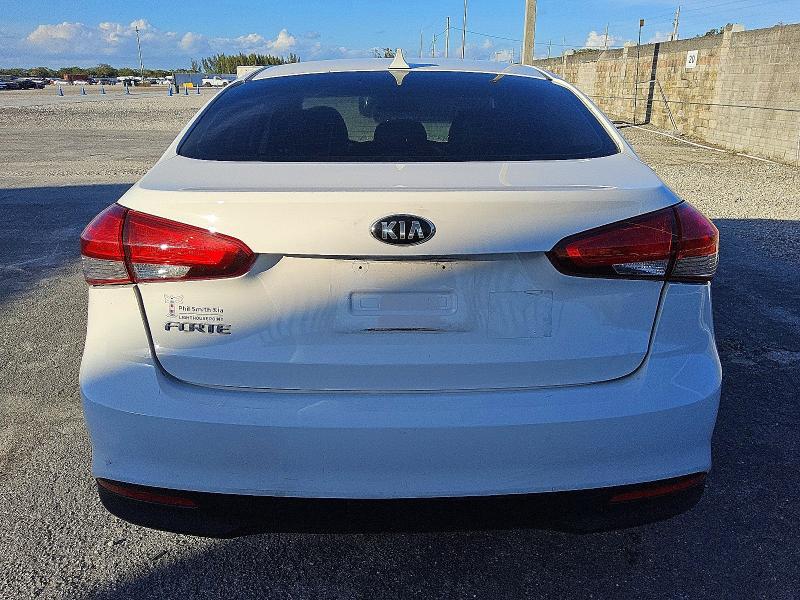 Photo 6 from auction – 2018 KIA FORTE LX with VIN 3KPFK4A70JE171475
