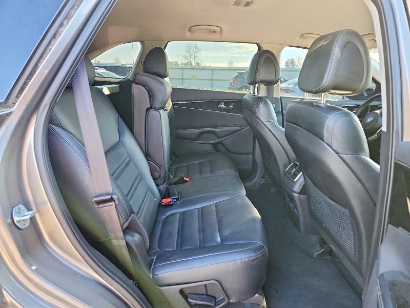 Photo 11 from auction – 2016 KIA SORENTO EX with VIN 5XYPHDA14GG011819