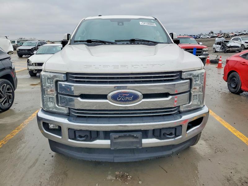 Photo 5 from auction – 2017 FORD F350 SUPER with VIN 1FT8W3BT0HEB31678