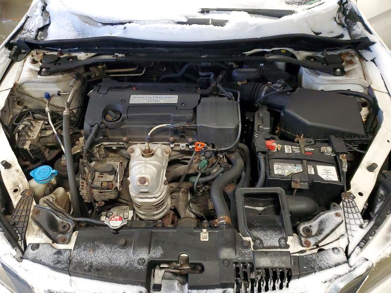 Photo 11 from auction – 2015 HONDA ACCORD with VIN 1HGCR2F90FA802041