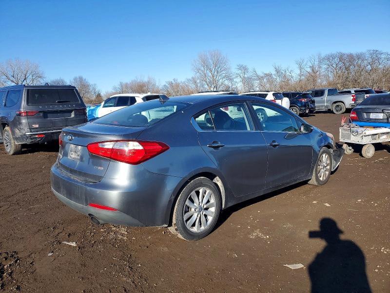 Photo 3 from auction – 2015 KIA FORTE EX with VIN KNAFX4A83F5372197