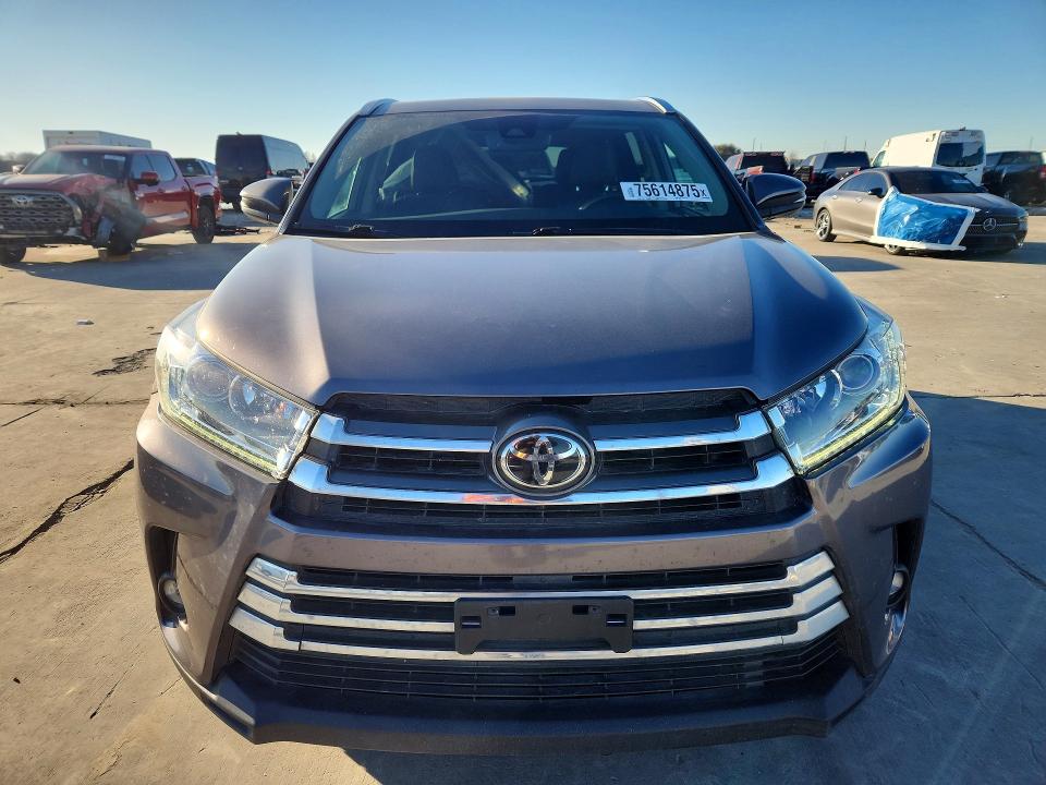 Photo 5 from auction – 2019 TOYOTA HIGHLANDER with VIN 5TDYZRFH8KS359977