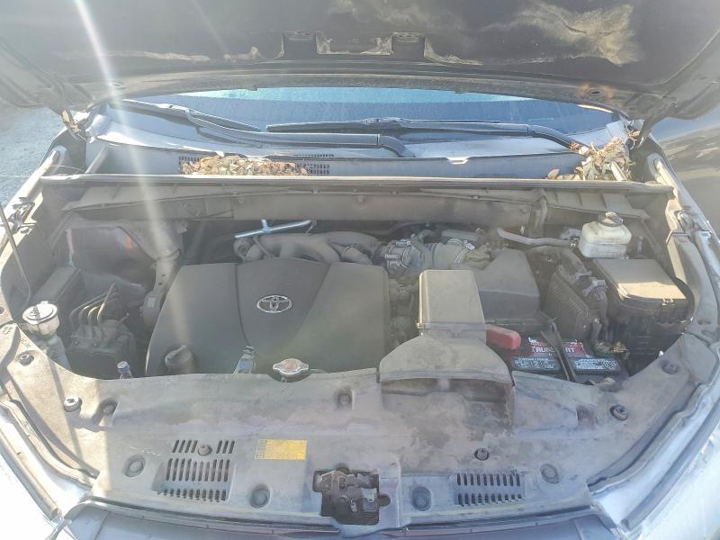 Photo 12 from auction – 2018 TOYOTA HIGHLANDER with VIN 5TDZZRFH7JS273045