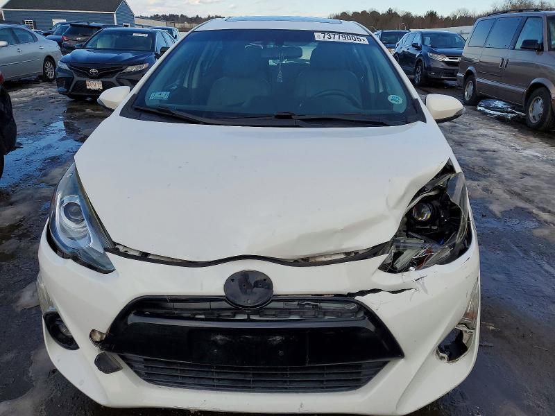 Photo 5 from auction – 2015 TOYOTA PRIUS C with VIN JTDKDTB30F1088511