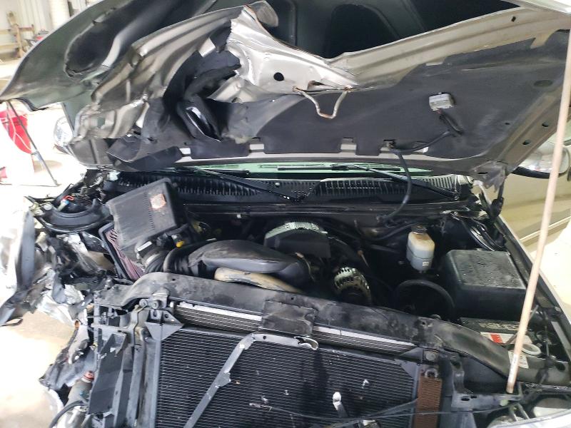 Photo 11 from auction – 2000 CHEVROLET SILVERADO with VIN 1GCEC19T7YZ158018