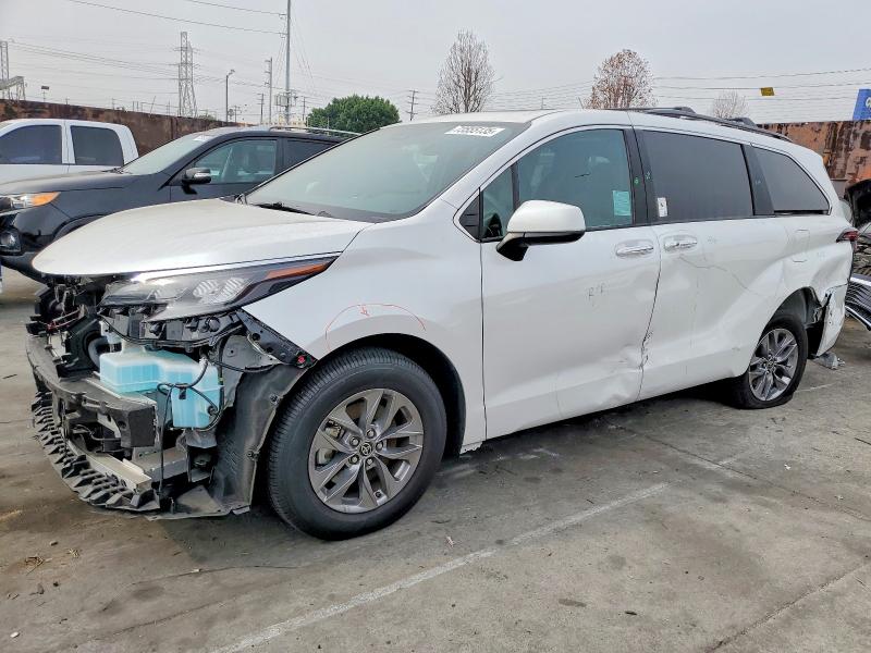 Photo 1 from auction – 2025 TOYOTA SIENNA with VIN 5TDYRKEC5SS245058
