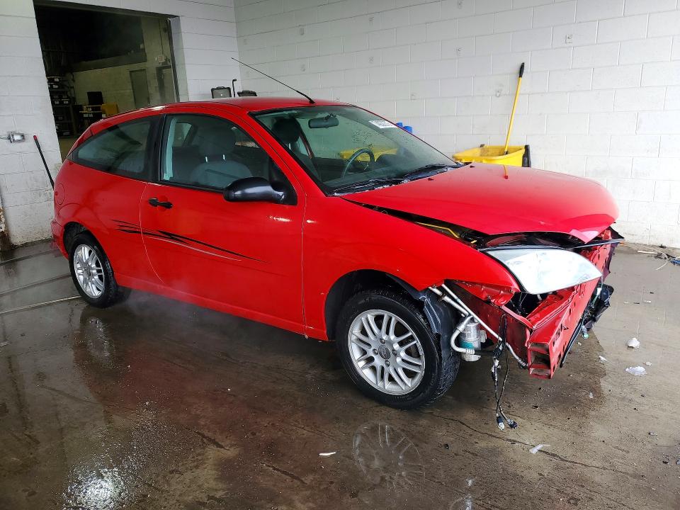 Photo 4 from auction – 2005 FORD FOCUS ZX3 with VIN 3FAFP31N25R149007