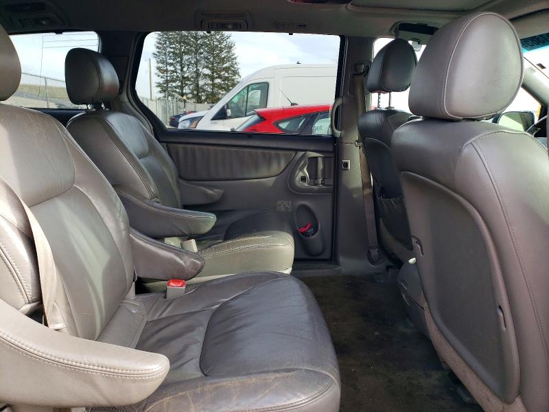 Photo 11 from auction – 2005 TOYOTA SIENNA XLE with VIN 5TDZA22C05S270115