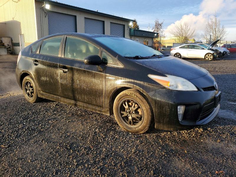 Photo 4 from auction – 2013 TOYOTA PRIUS with VIN JTDKN3DU1D1683948