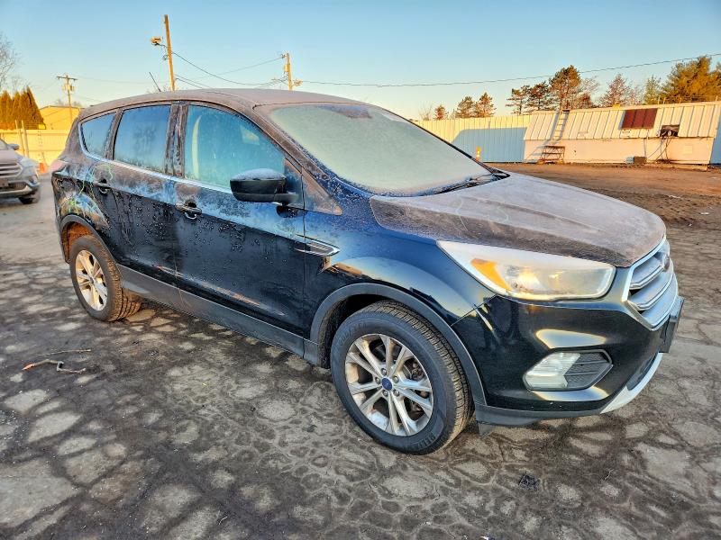 Photo 4 from auction – 2017 FORD ESCAPE SE with VIN 1FMCU9GD5HUB33822
