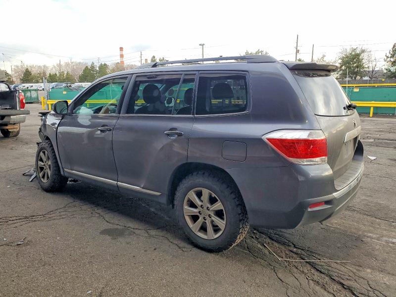 Photo 2 from auction – 2012 TOYOTA HIGHLANDER with VIN 5TDBK3EH9CS131321
