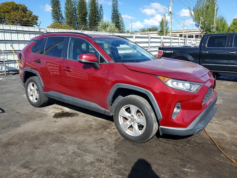 Photo 4 from auction – 2019 TOYOTA RAV4 XLE with VIN 2T3W1RFVXKW033827
