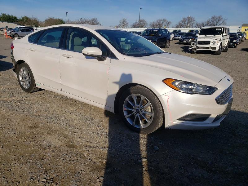 Photo 4 from auction – 2017 FORD FUSION SE with VIN 3FA6P0H74HR221786