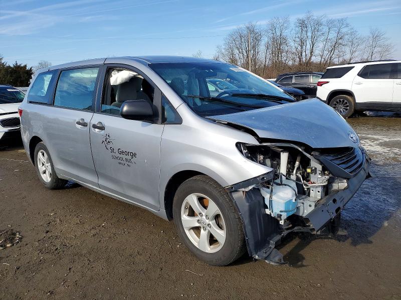 صورة رقم 4 من المزاد - 2017 TOYOTA SIENNA مع VIN 5TDZZ3DC0HS803614