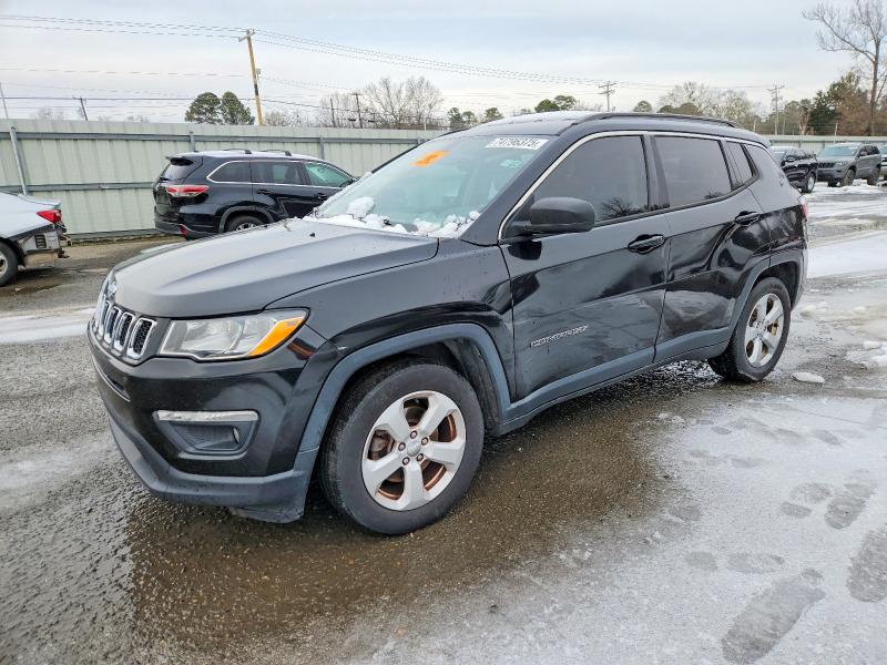 JEEP COMPASS 2018 with VIN 3C4NJCBB2JT240853 - Photo from auction
