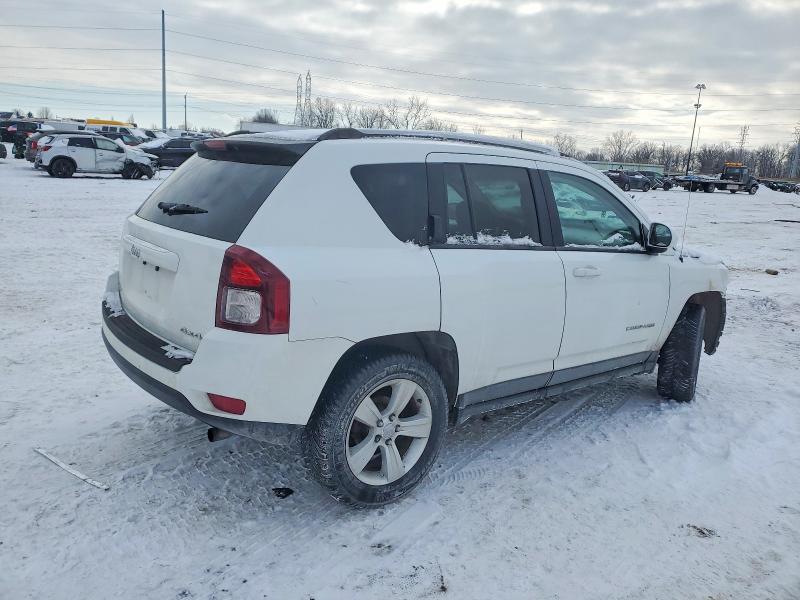 Photo 3 from auction – 2016 JEEP COMPASS LA with VIN 1C4NJDEBXGD714693
