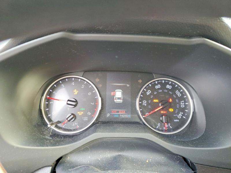 Photo 9 from auction – 2019 TOYOTA RAV4 LE with VIN JTMK1RFV7KJ003097