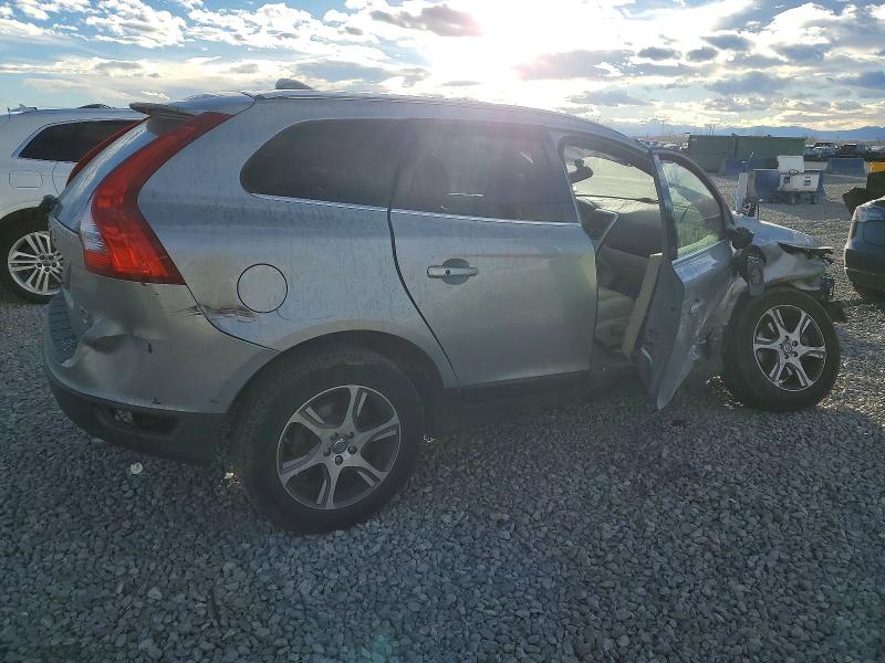 Photo 3 from auction – 2011 VOLVO XC60 T6 with VIN YV4902DZ9B2183124