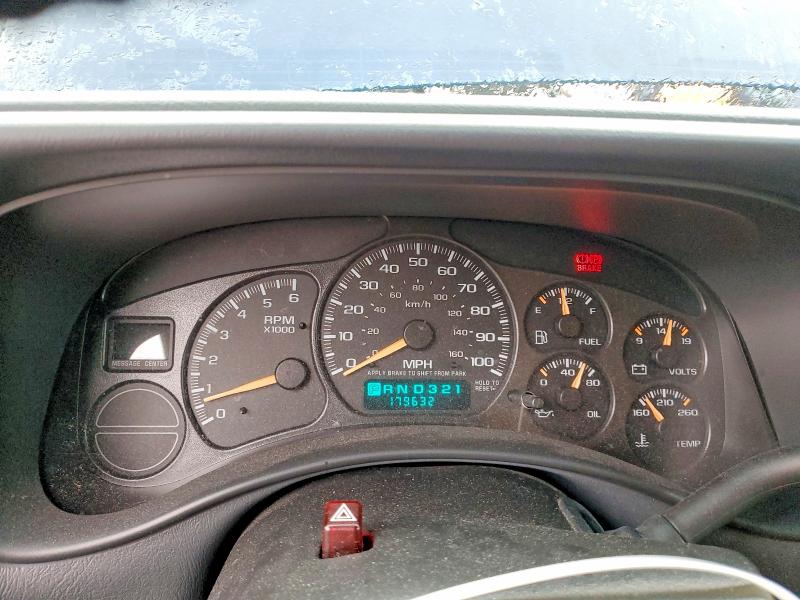 Photo 9 from auction – 2002 CHEVROLET SUBURBAN with VIN 3GNFK16Z82G336047
