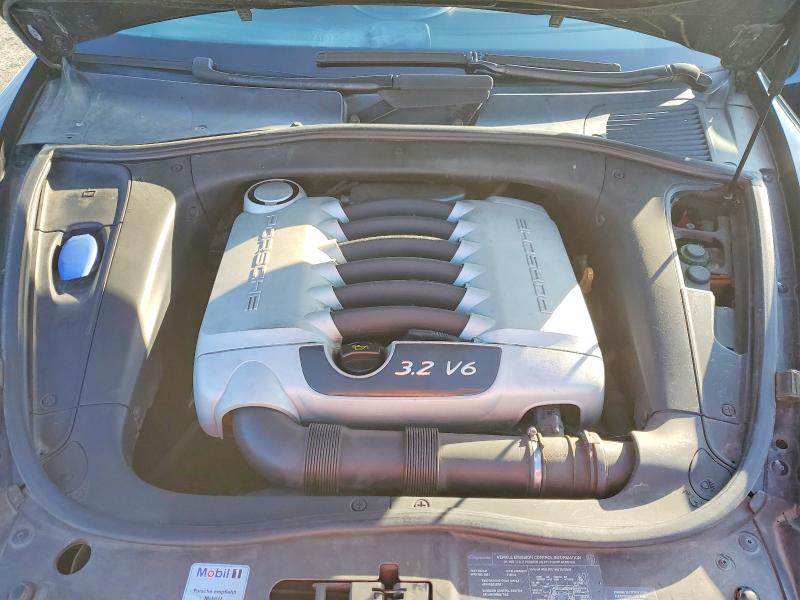 Photo 12 from auction – 2004 PORSCHE CAYENNE with VIN WP1AA29PX4LA23253