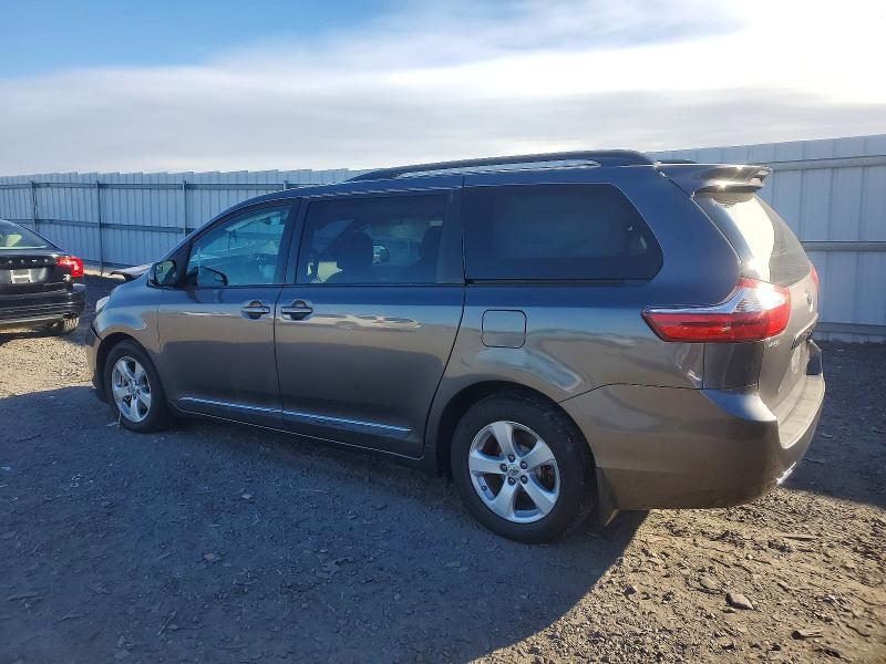 Photo 2 from auction – 2017 TOYOTA SIENNA with VIN 5TDKZ3DC5HS784110