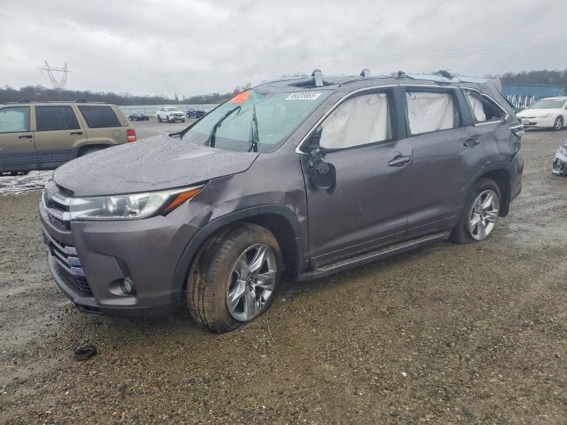 TOYOTA HIGHLANDER 2017 with VIN 5TDYZRFHXHS217588 - Photo from auction