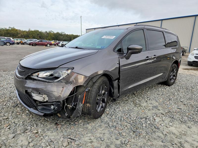 CHRYSLER PACIFICA 2020 with VIN 2C4RC1EG8LR200483 - Photo from auction