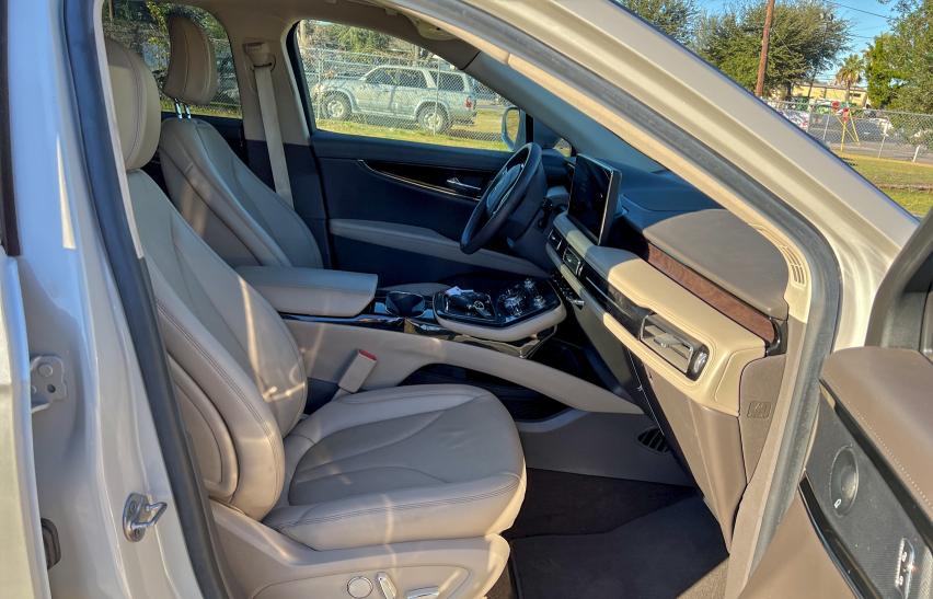 Photo 5 from auction – 2023 LINCOLN NAUTILUS R with VIN 2LMPJ6K91PBL11844
