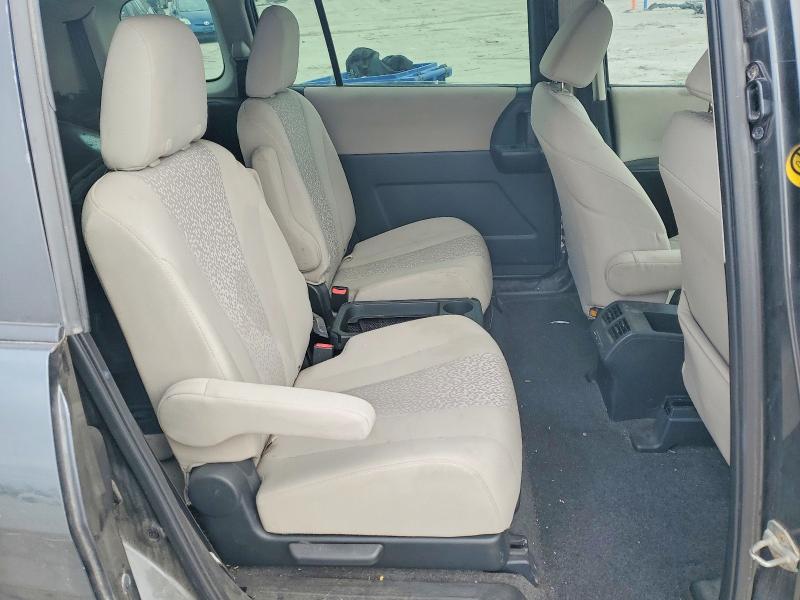 Photo 11 from auction – 2012 MAZDA 5 with VIN JM1CW2CL8C0124891