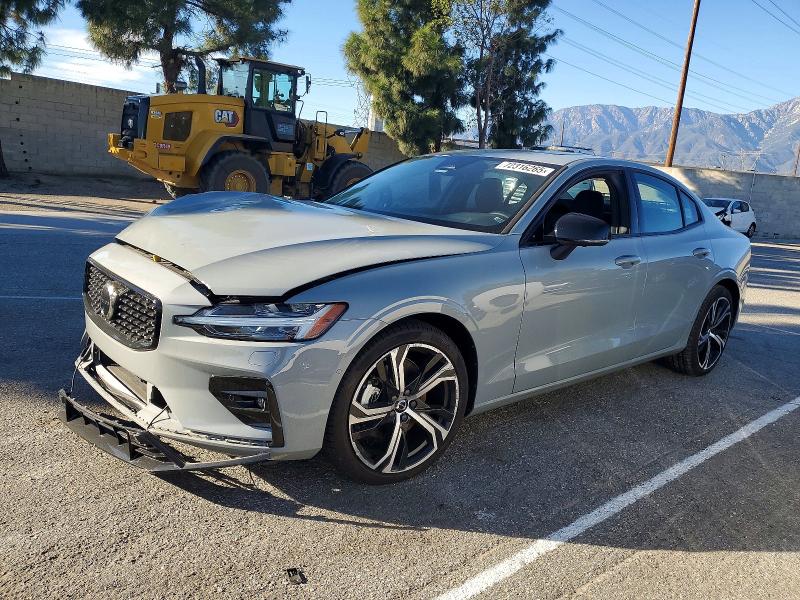 2025 VOLVO S60