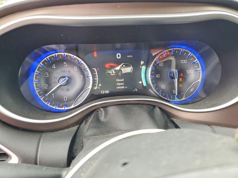 Photo 9 from auction – 2017 CHRYSLER PACIFICA with VIN 2C4RC1EG1HR634560