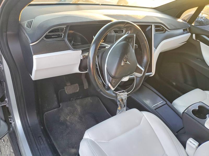 Photo 8 from auction – 2017 TESLA MODEL X with VIN 5YJXCAE23HF040222