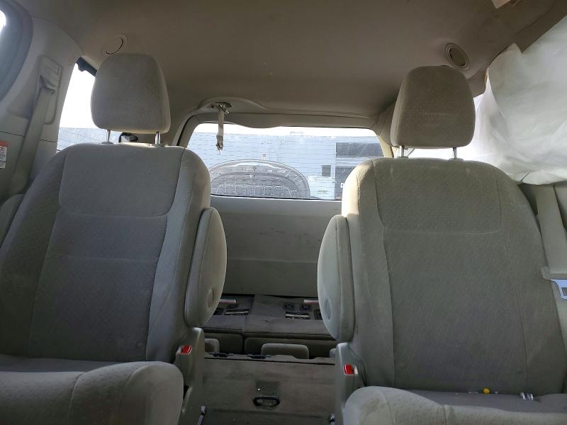 Photo 10 from auction – 2015 TOYOTA SIENNA L with VIN 5TDJK3DC8FS110692